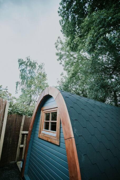 River Side Cabin With Hot Tub Snowdonia