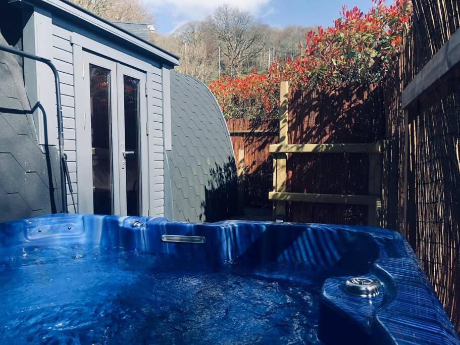 River Side Cabin With Hot Tub Snowdonia * Barmouth