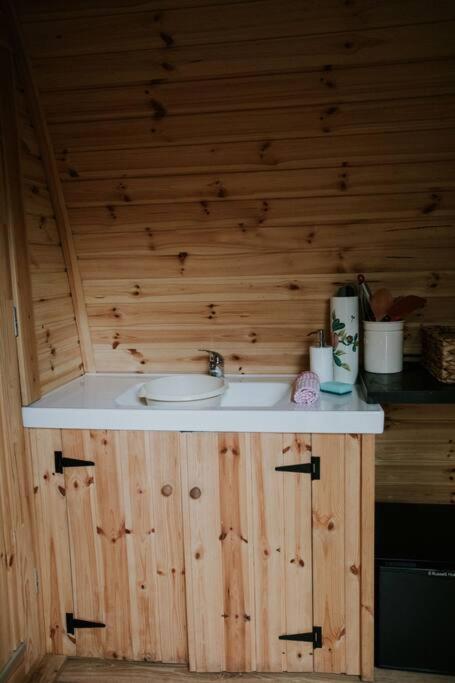 River Side Cabin With Hot Tub Snowdonia Apartment *